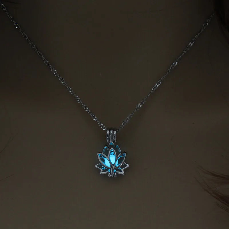 Womens Teen Girls Luminous Moon Necklace Moon Pendants Chain