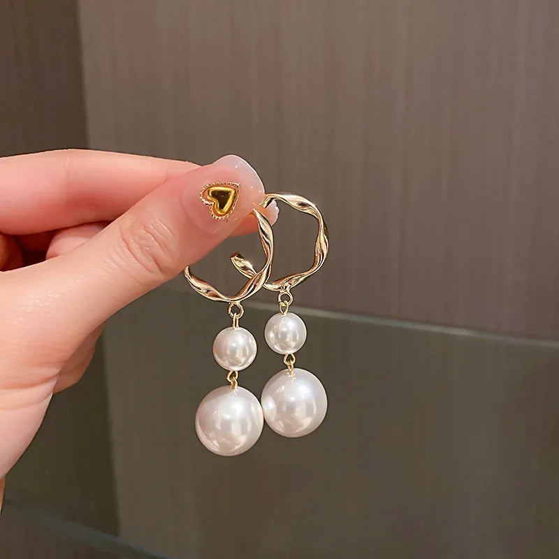 2022 New Trend Simulation Pearl Long Earrings Women's Flower Rhinestone